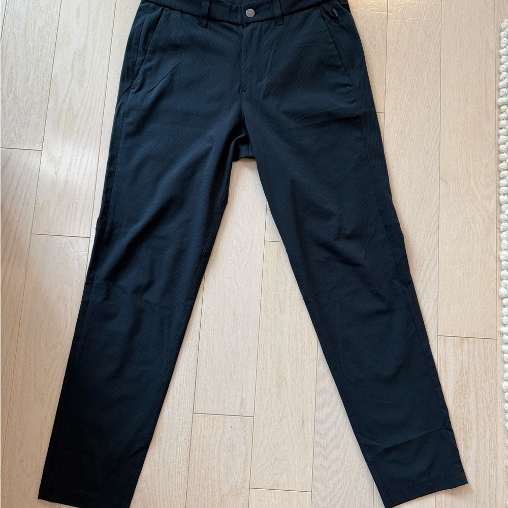 Navy Lululemon Commission Pants Ventlight/WovenAir, Size 31